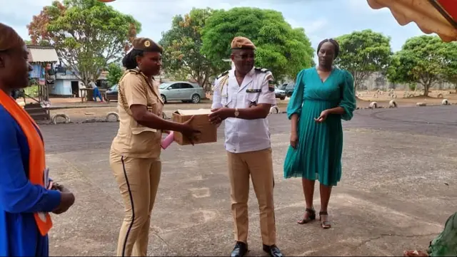 Remise officielle d'un don